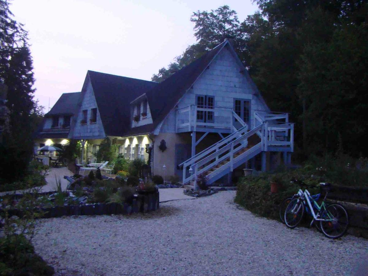 Le Jardin De Saint Jean Bed and Breakfast Exteriör bild