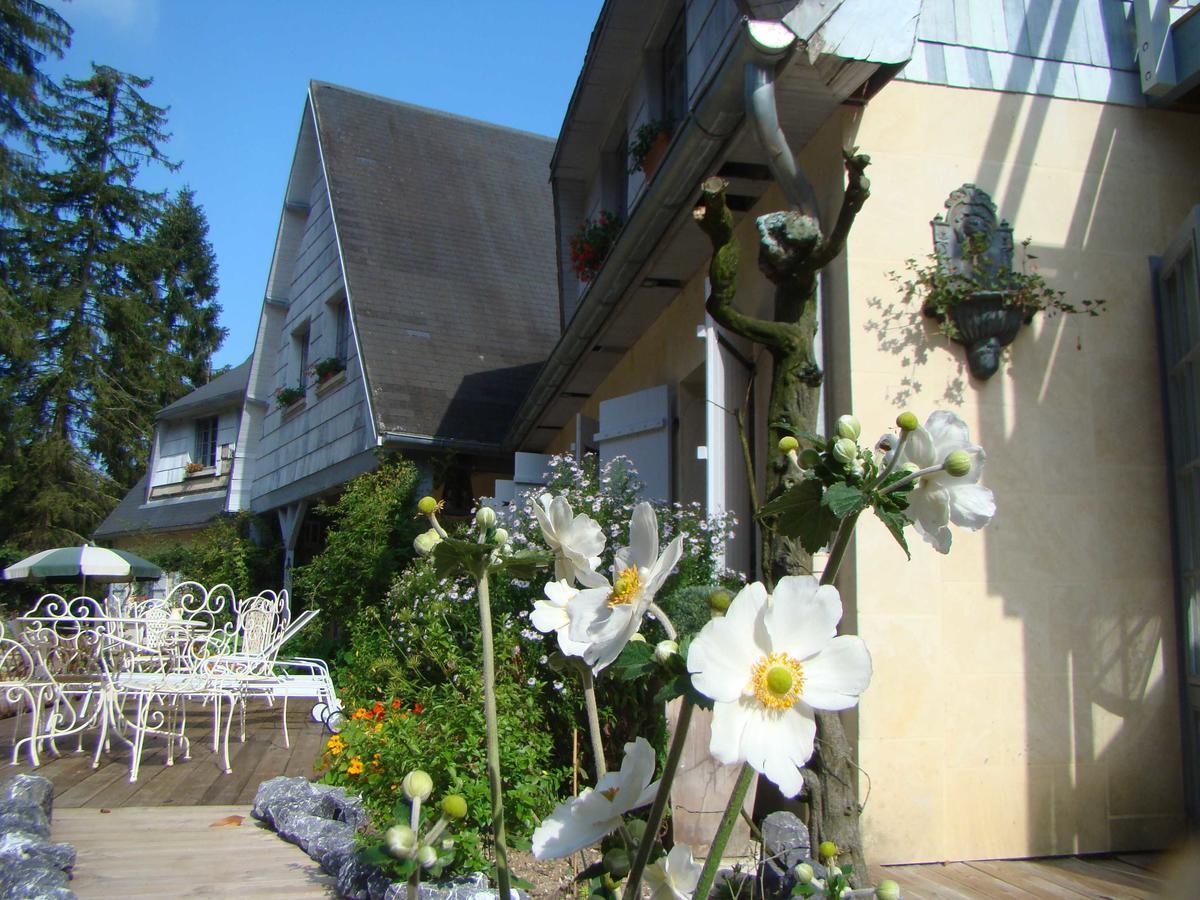 Le Jardin De Saint Jean Bed and Breakfast Exteriör bild