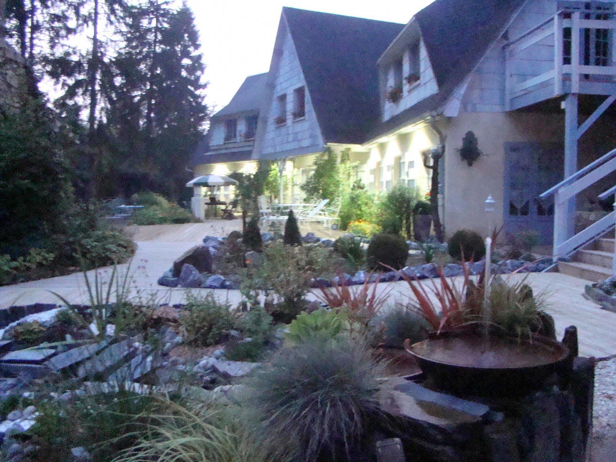 Le Jardin De Saint Jean Bed and Breakfast Exteriör bild